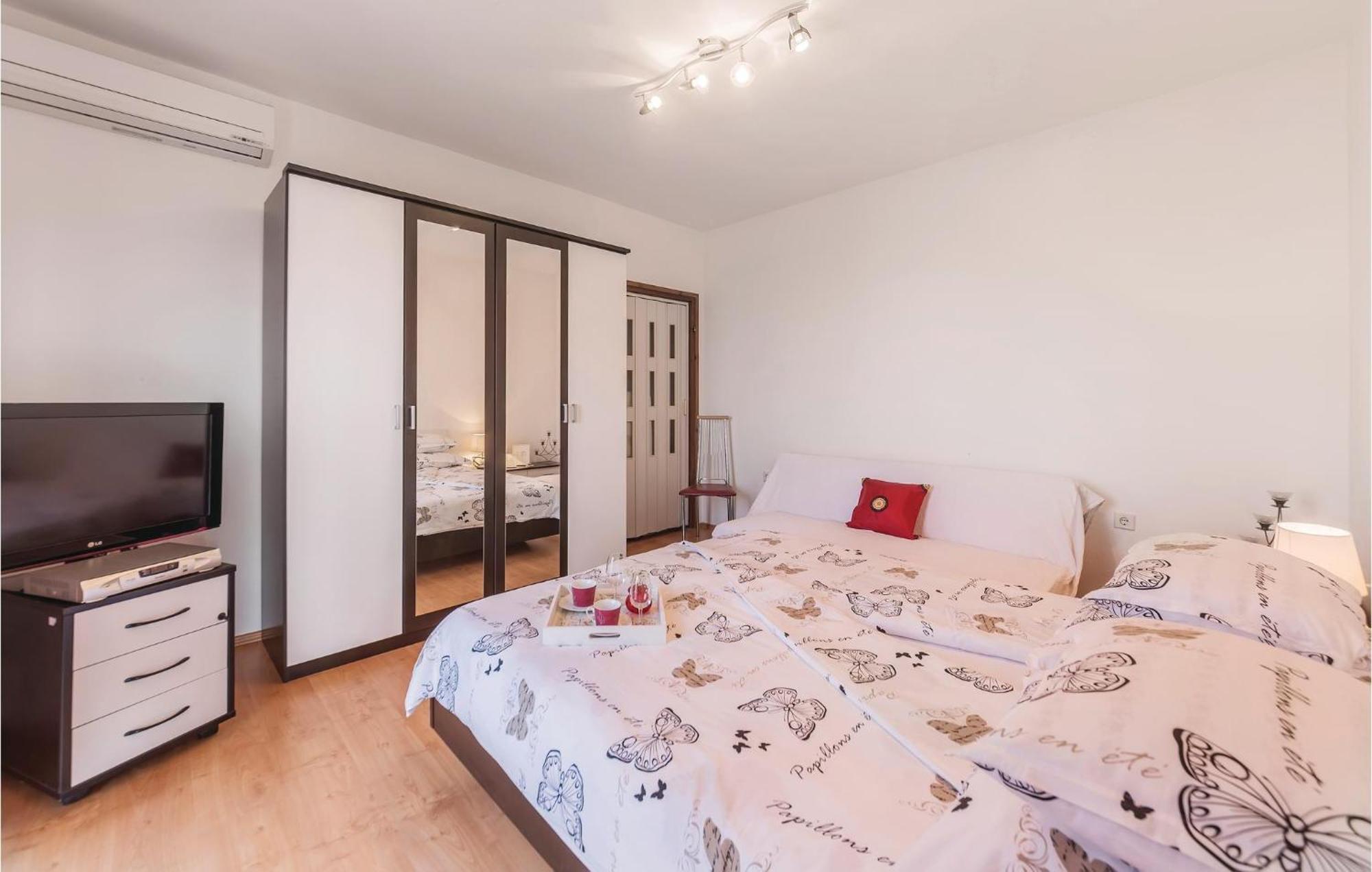 Pet Friendly Apartment In Koromacno With Wifi Kültér fotó
