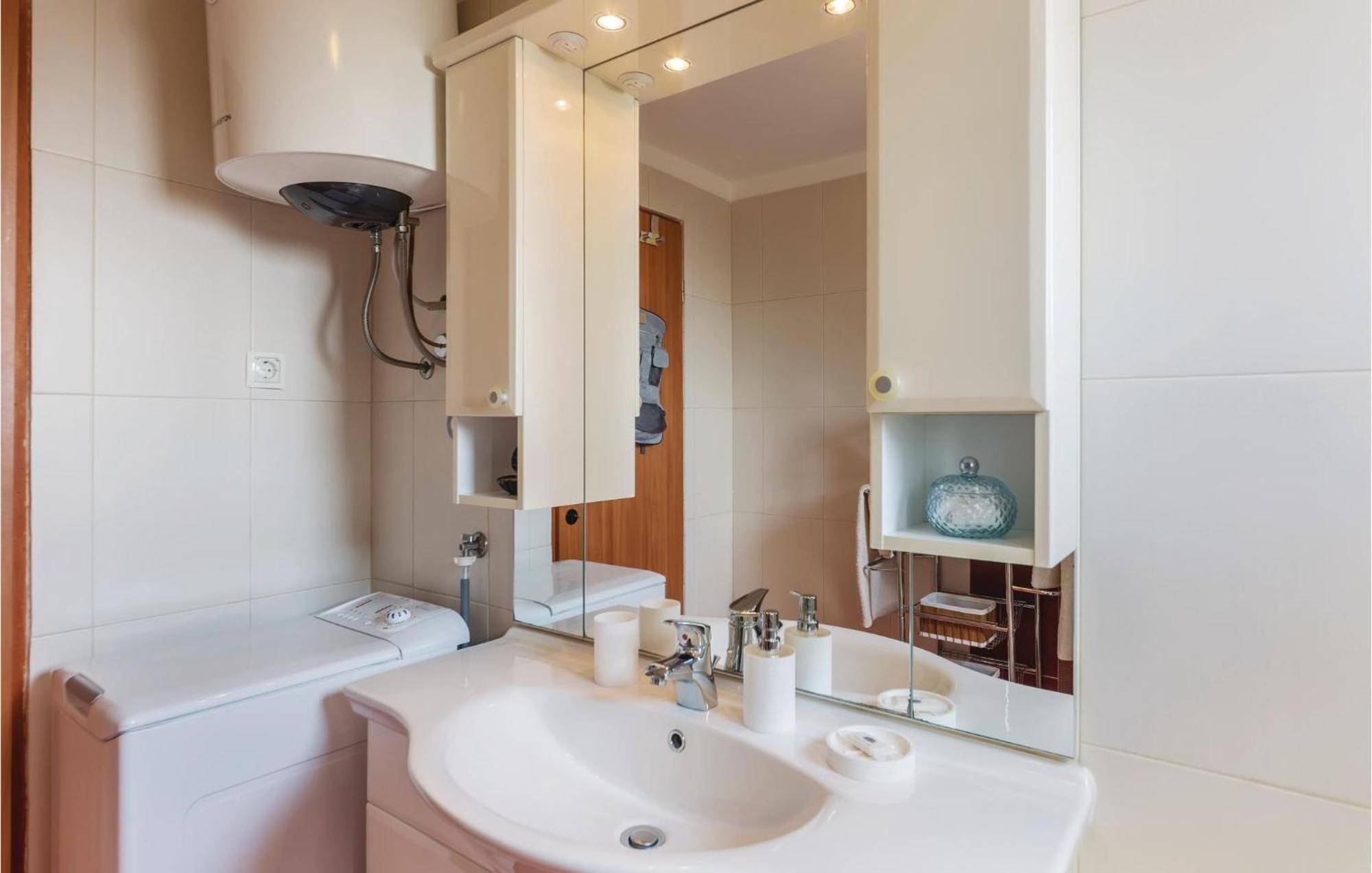 Pet Friendly Apartment In Koromacno With Wifi Kültér fotó