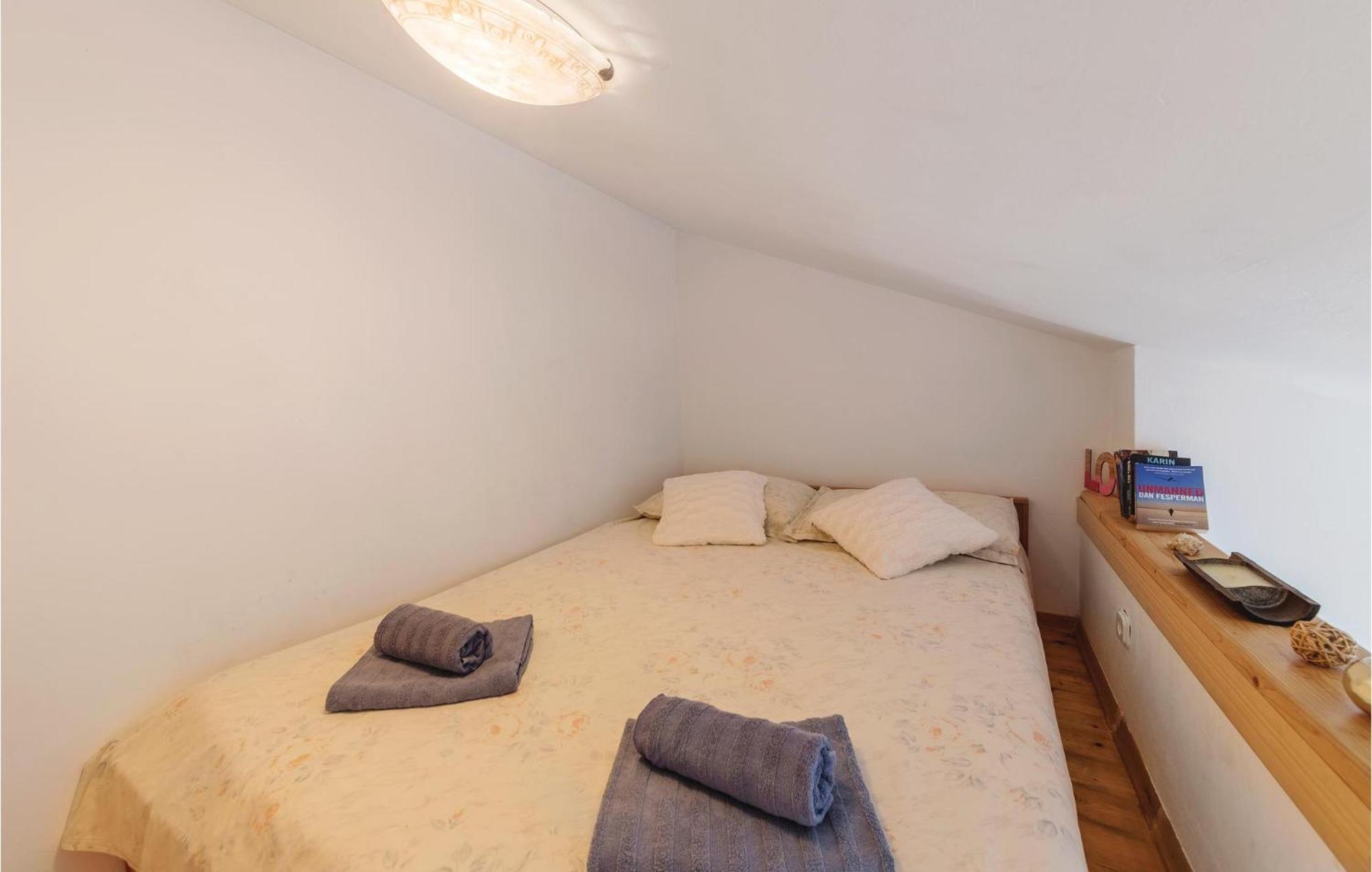 Pet Friendly Apartment In Koromacno With Wifi Kültér fotó