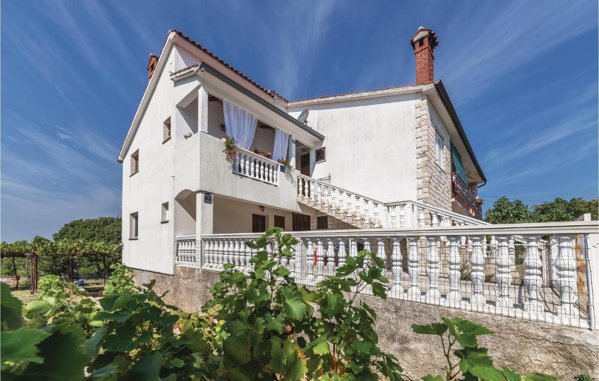 Pet Friendly Apartment In Koromacno With Wifi Kültér fotó
