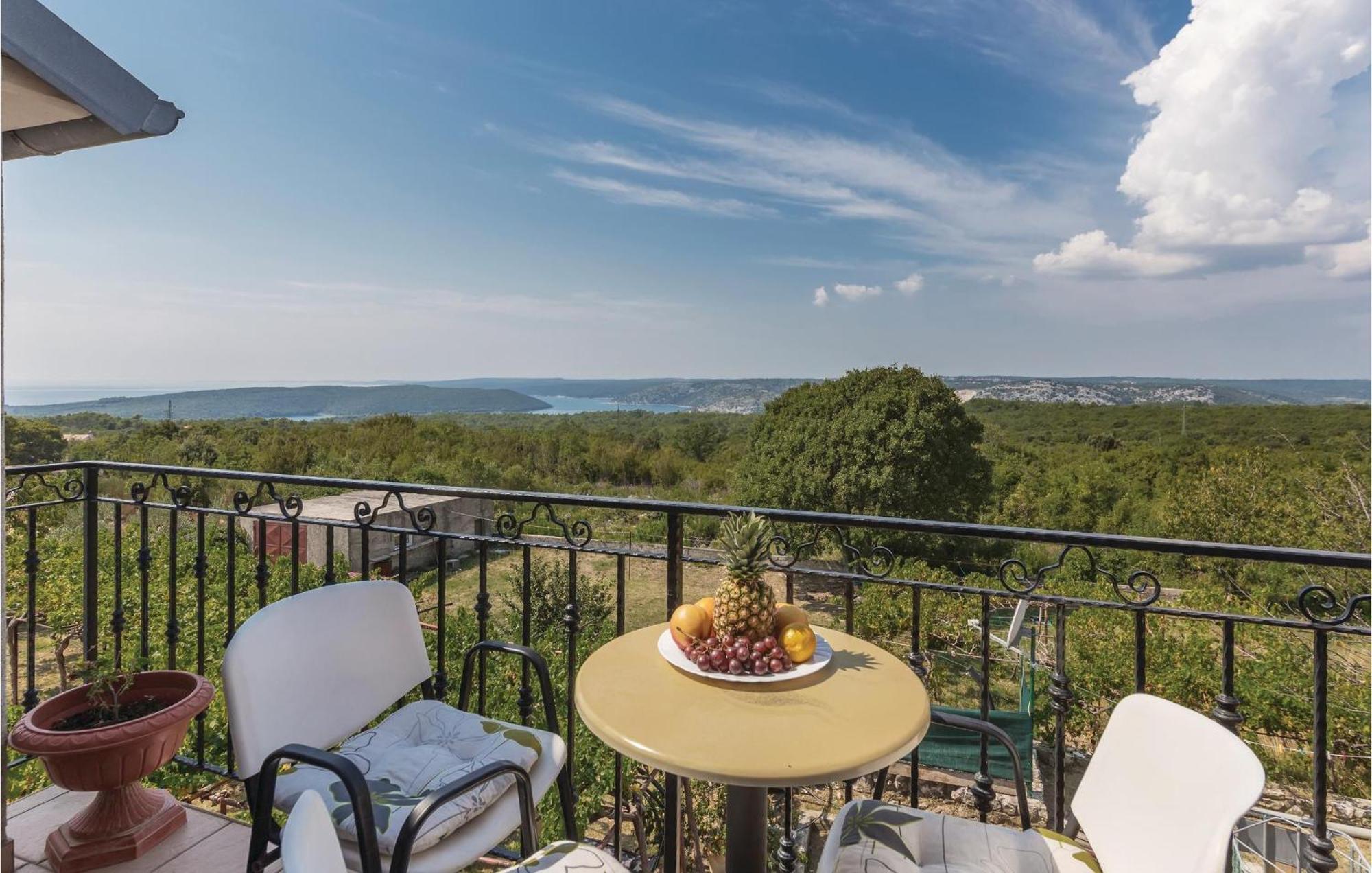 Pet Friendly Apartment In Koromacno With Wifi Kültér fotó
